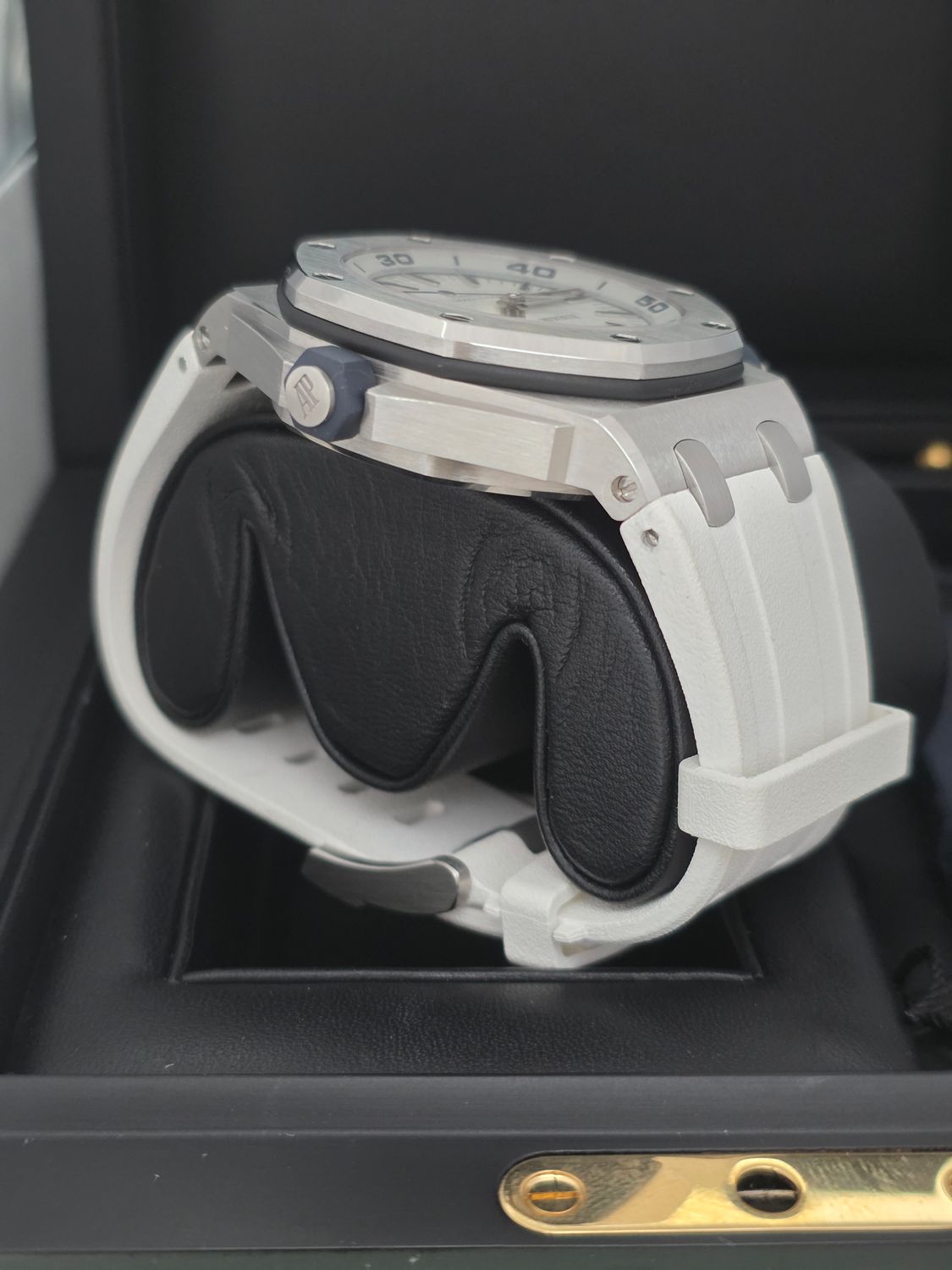 Audemars Piguet 15710ST Royal Oak Offshore White - 2019 Full Set, Super Example