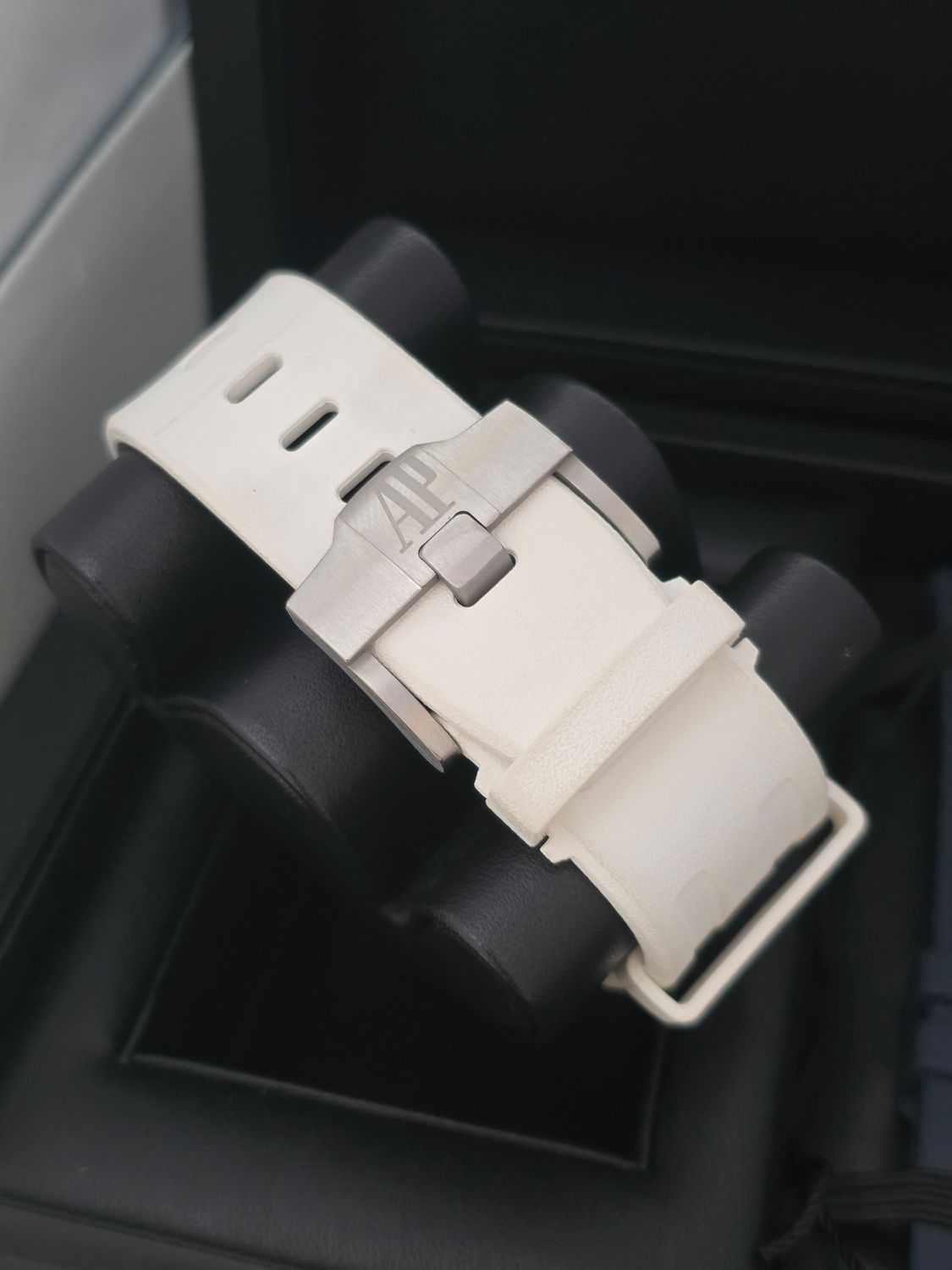 Audemars Piguet 15710ST Royal Oak Offshore White - 2019 Full Set, Super Example