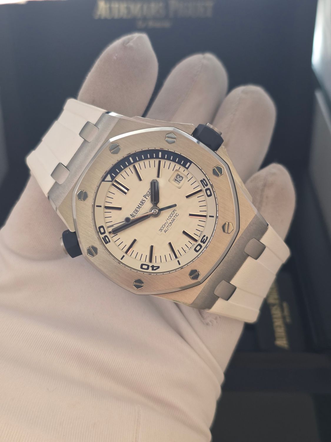 Audemars Piguet 15710ST Royal Oak Offshore White - 2019 Full Set, Super Example
