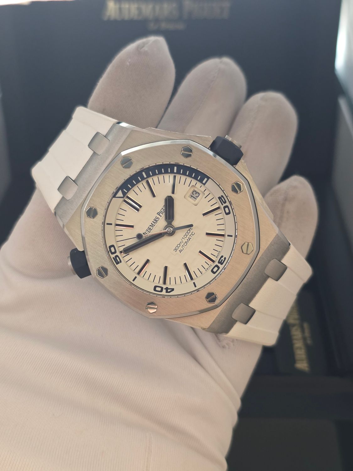 Audemars Piguet 15710ST Royal Oak Offshore White - 2019 Full Set, Super Example
