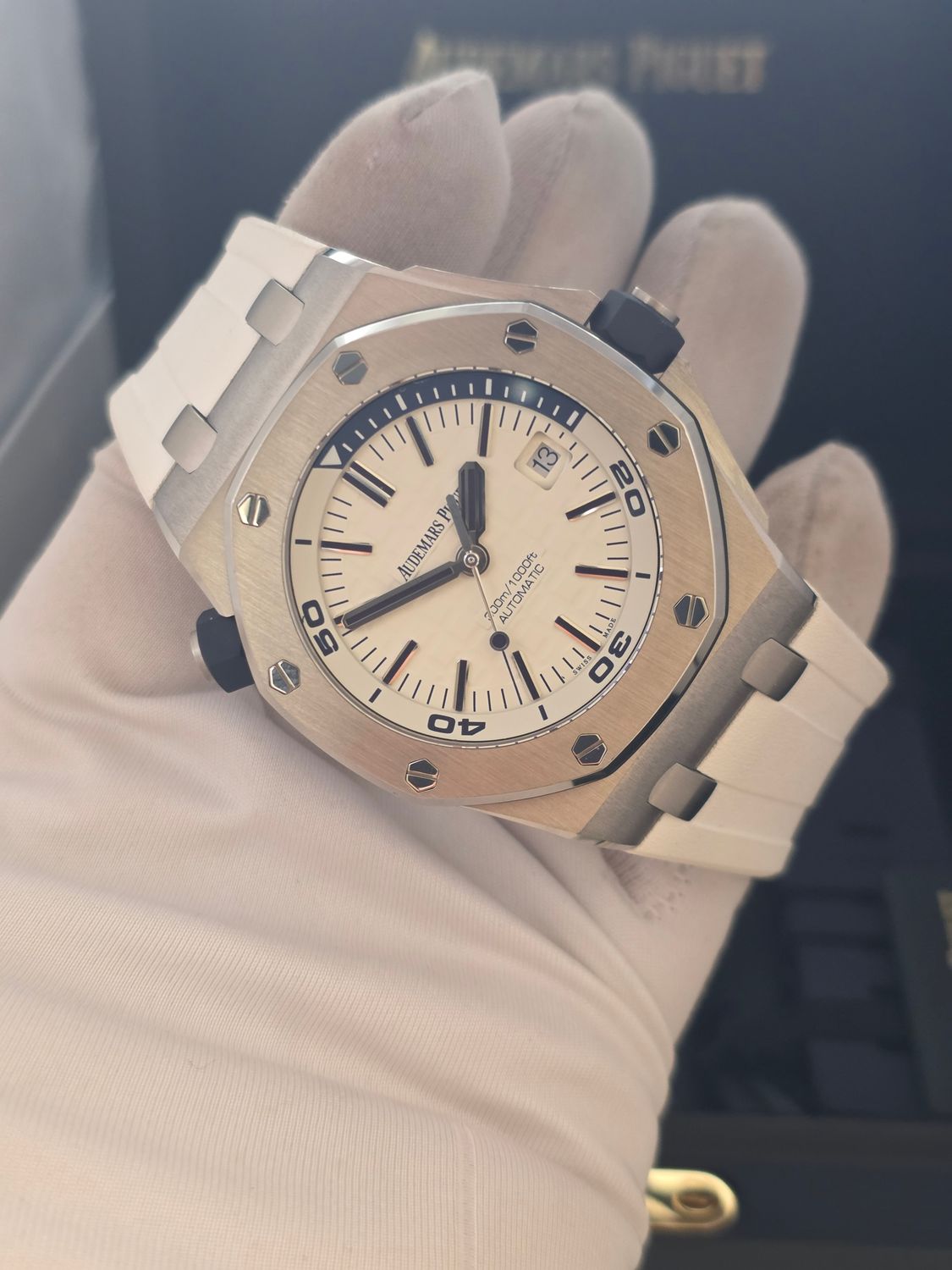 Audemars Piguet 15710ST Royal Oak Offshore White - 2019 Full Set, Super Example