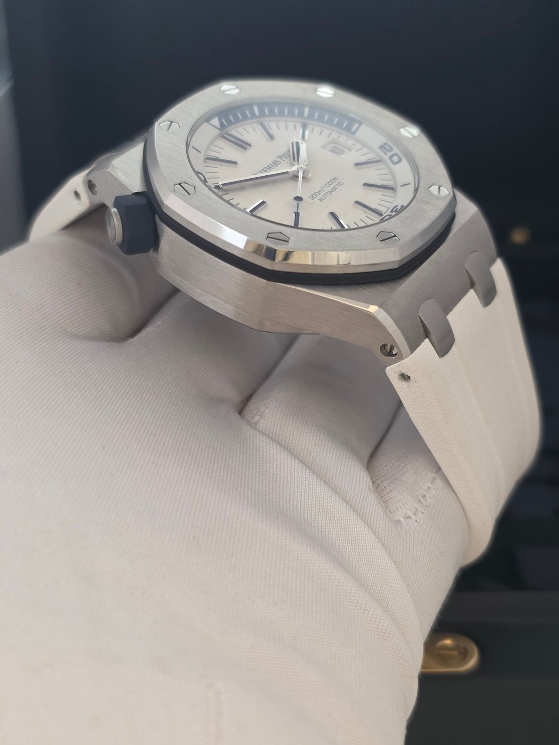 Audemars Piguet 15710ST Royal Oak Offshore White - 2019 Full Set, Super Example