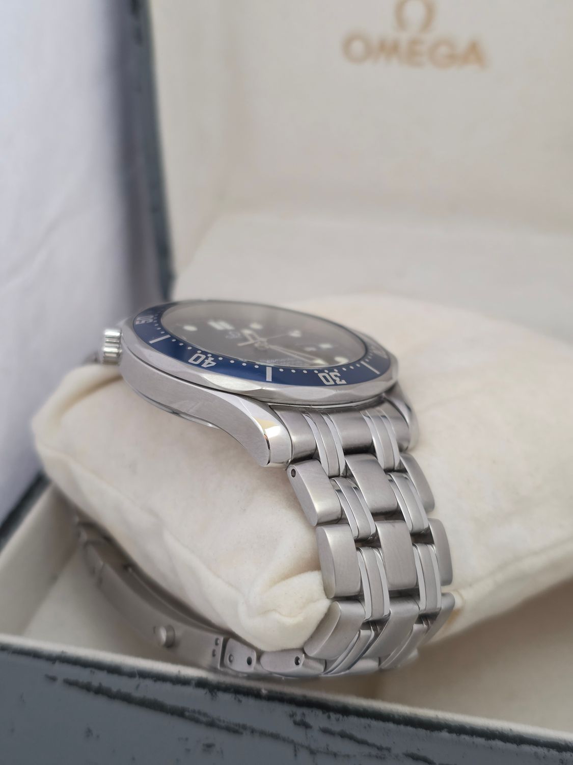 Omega Seamaster Professional 300m Blue Watch, Ref: 2541.80.00 C.1998