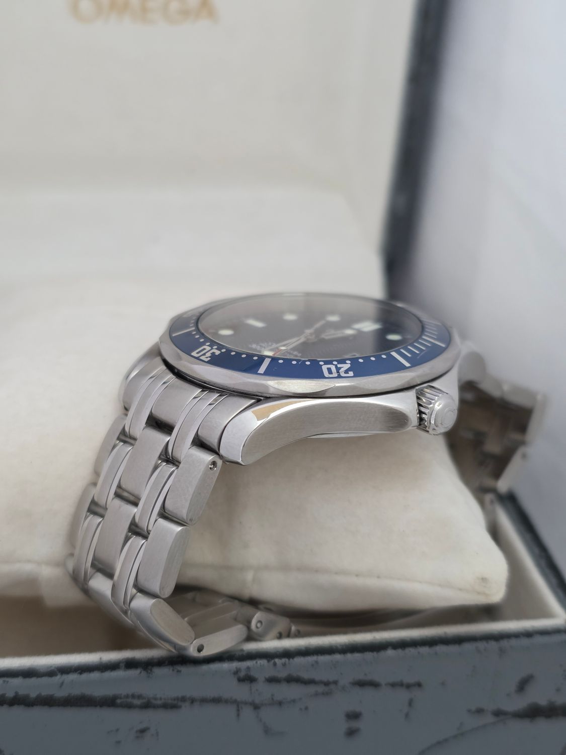 Omega Seamaster Professional 300m Blue Watch, Ref: 2541.80.00 C.1998