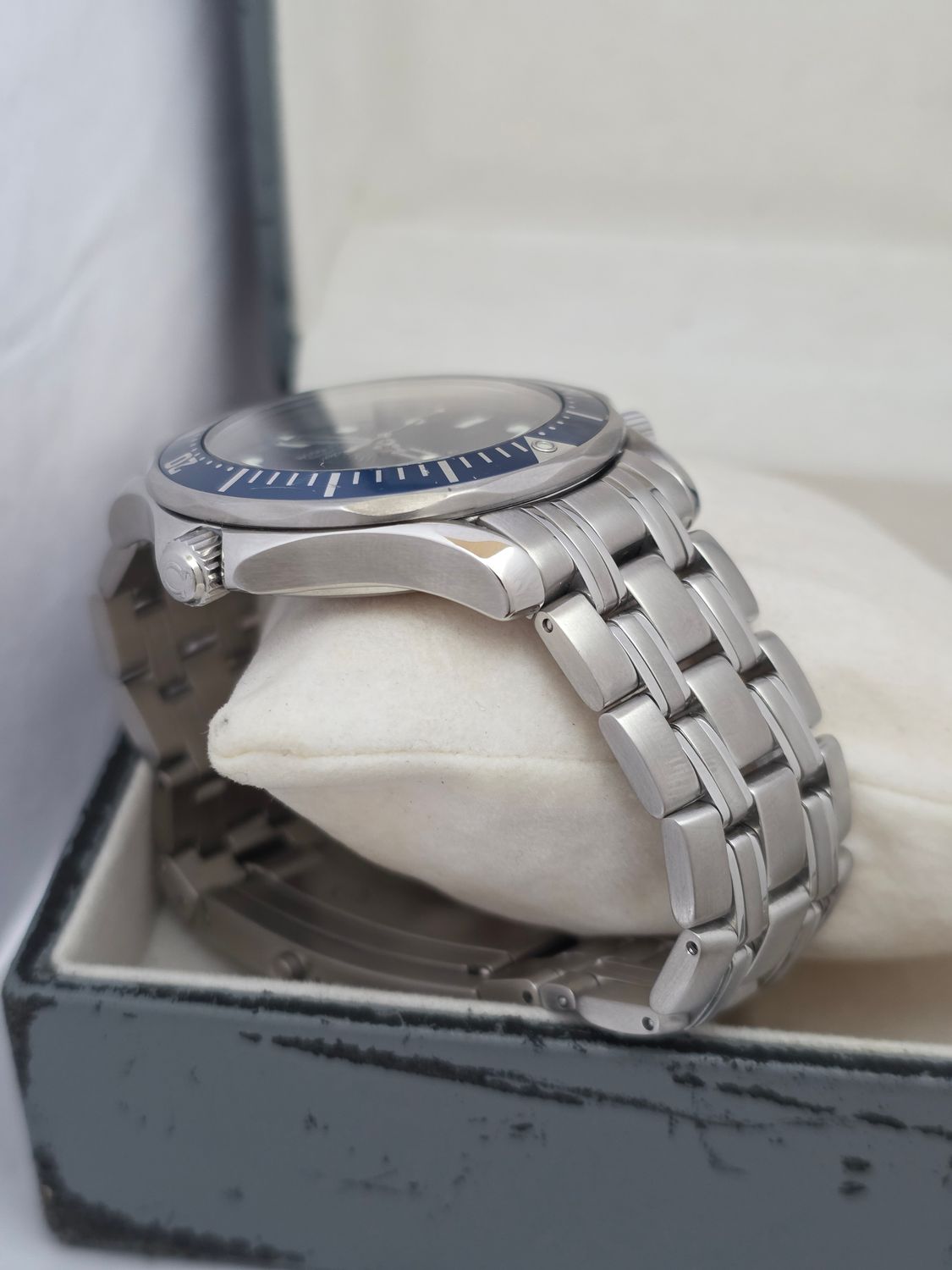 Omega Seamaster Professional 300m Blue Watch, Ref: 2541.80.00 C.1998