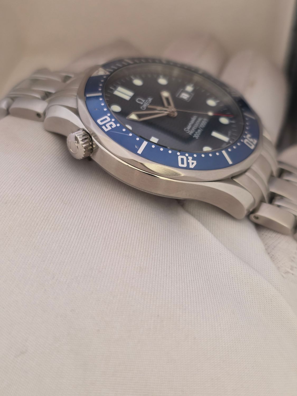 Omega Seamaster Professional 300m Blue Watch, Ref: 2541.80.00 C.1998