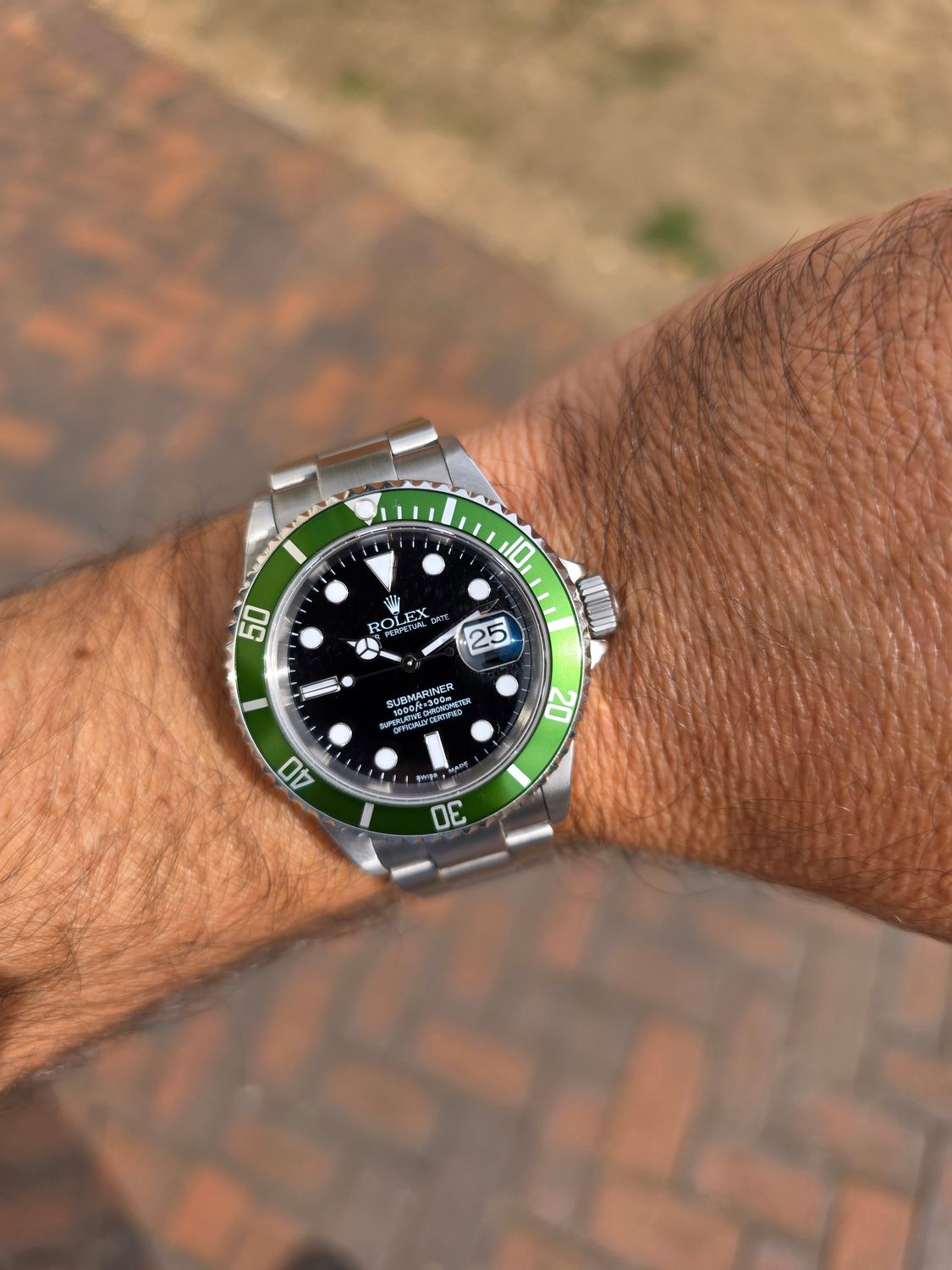 Rolex Submariner Date 16610LV Watch 'Kermit' - 2004 with 2020 Rolex Service Card