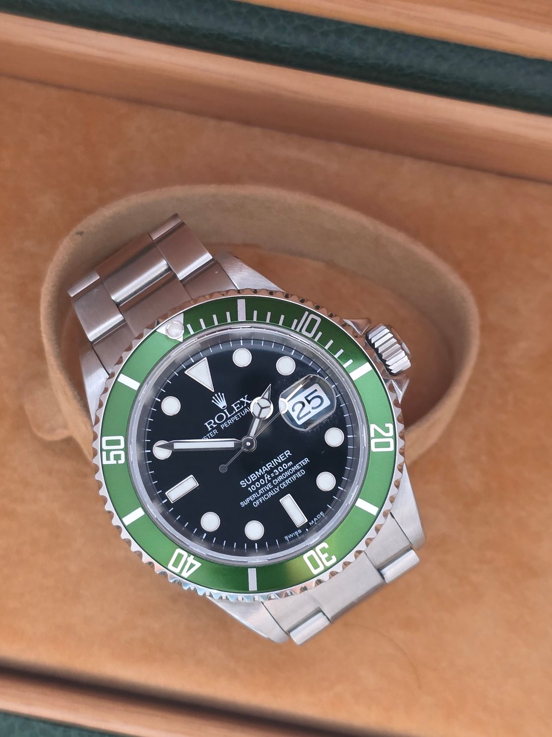 Rolex Submariner Date 16610LV Watch 'Kermit' - 2004 with 2020 Rolex Service Card