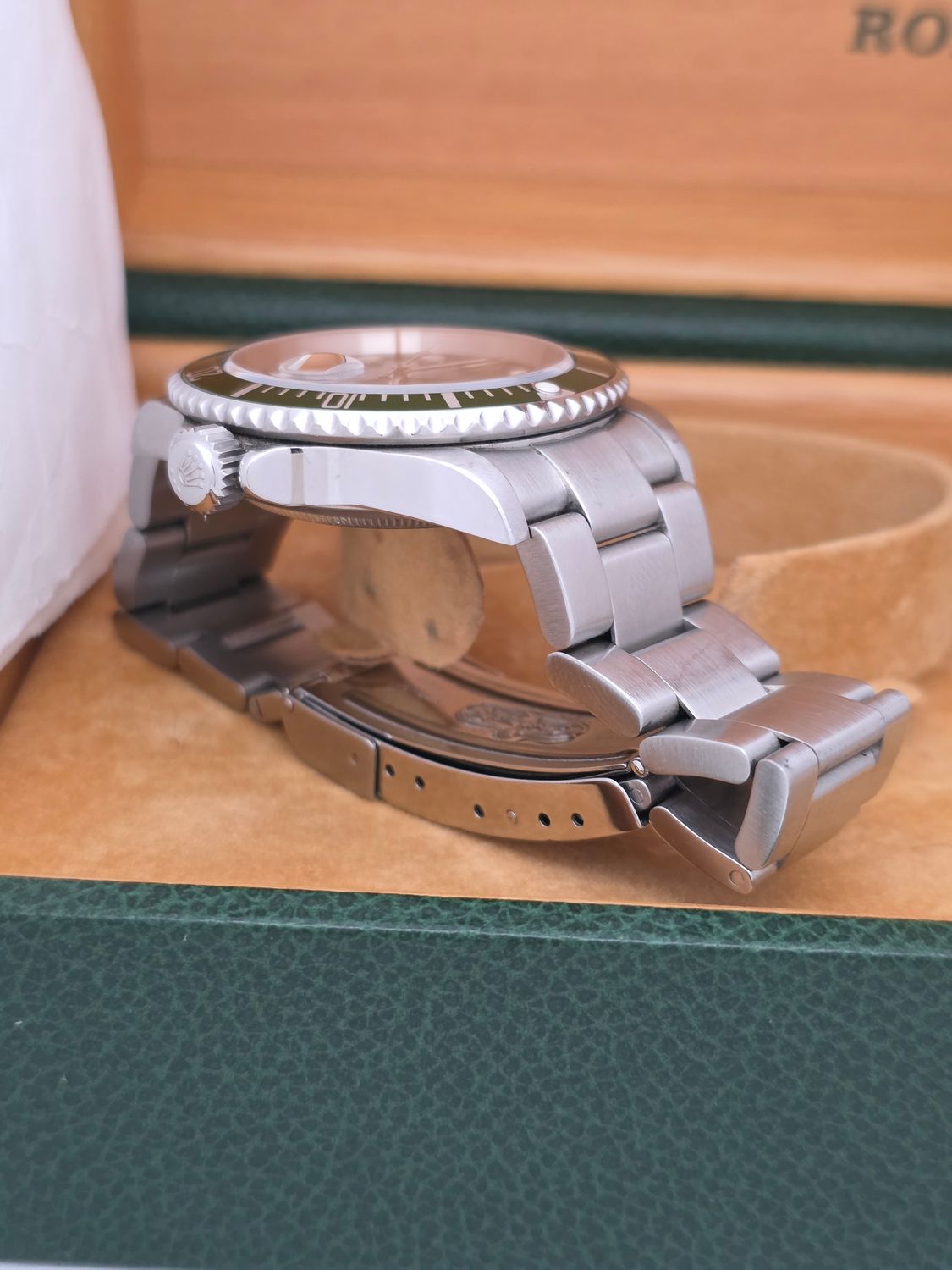 Rolex Submariner Date 16610LV Watch 'Kermit' - 2004 with 2020 Rolex Service Card