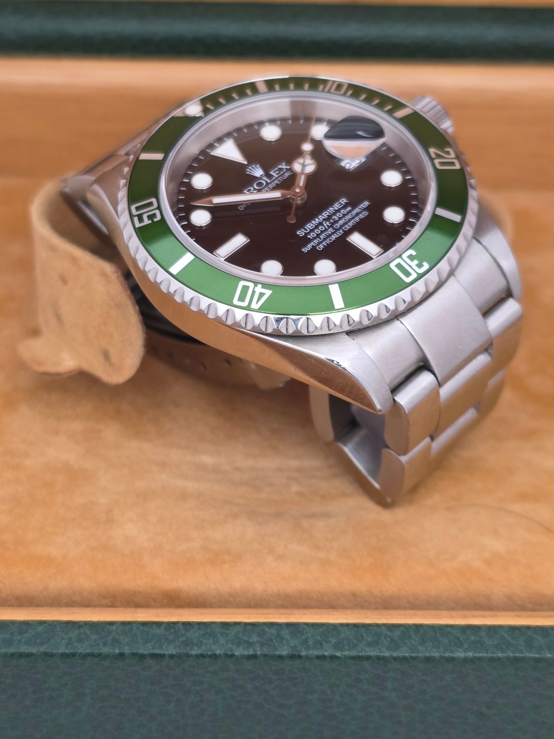 Rolex Submariner Date 16610LV Watch 'Kermit' - 2004 with 2020 Rolex Service Card