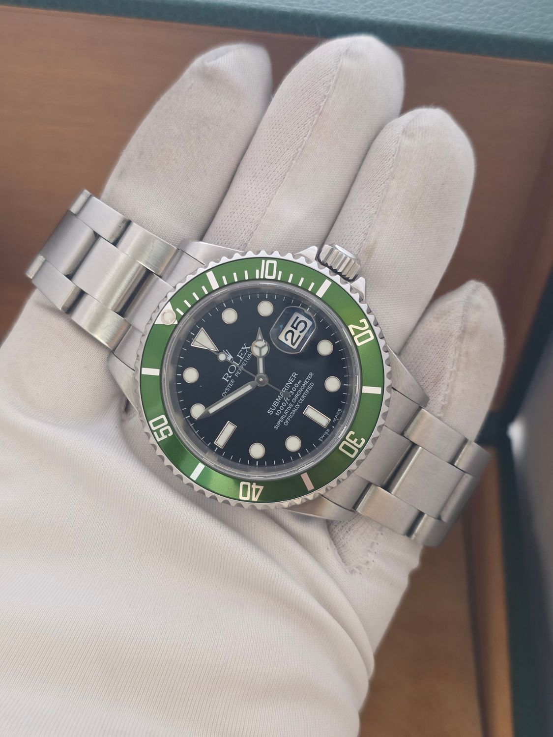 Rolex Submariner Date 16610LV Watch 'Kermit' - 2004 with 2020 Rolex Service Card