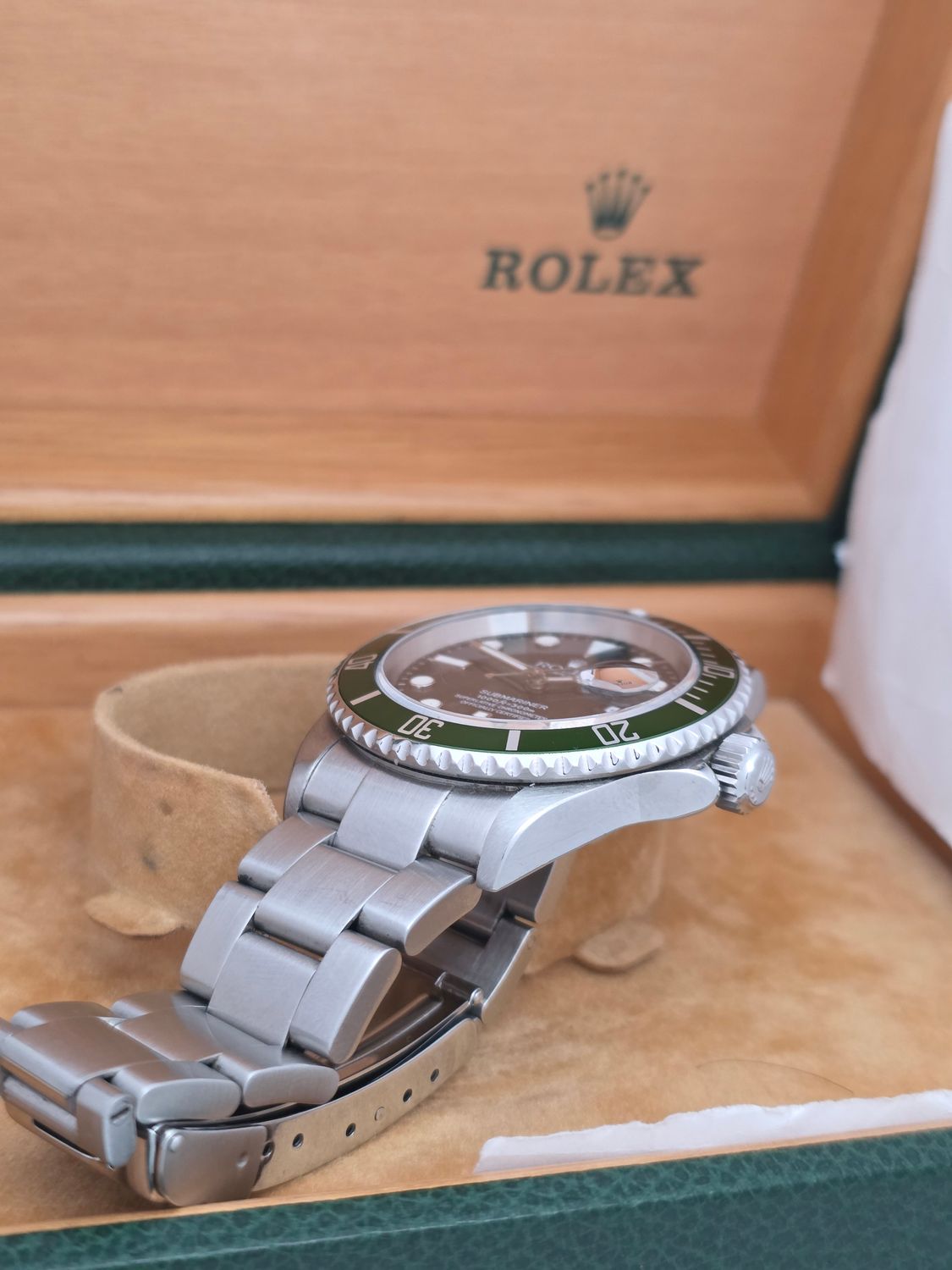 Rolex Submariner Date 16610LV Watch 'Kermit' - 2004 with 2020 Rolex Service Card