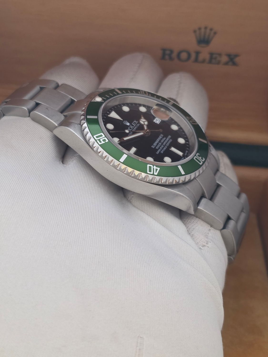 Rolex Submariner Date 16610LV Watch 'Kermit' - 2004 with 2020 Rolex Service Card