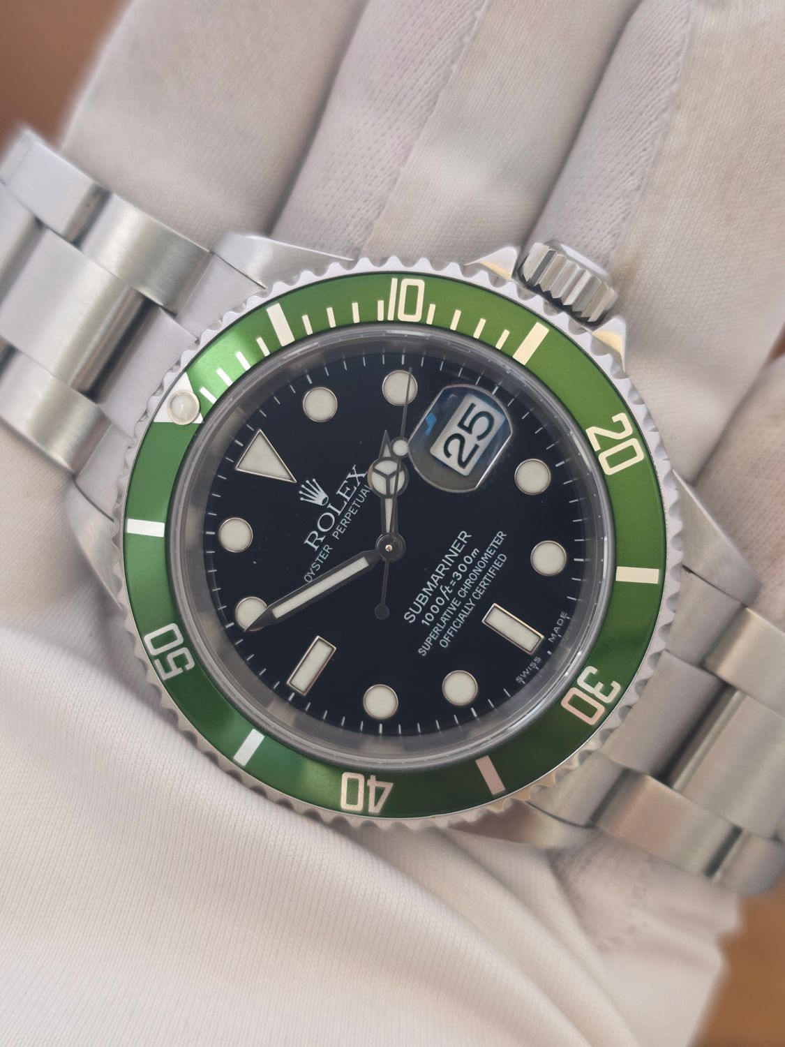 Rolex Submariner Date 16610LV Watch 'Kermit' - 2004 with 2020 Rolex Service Card