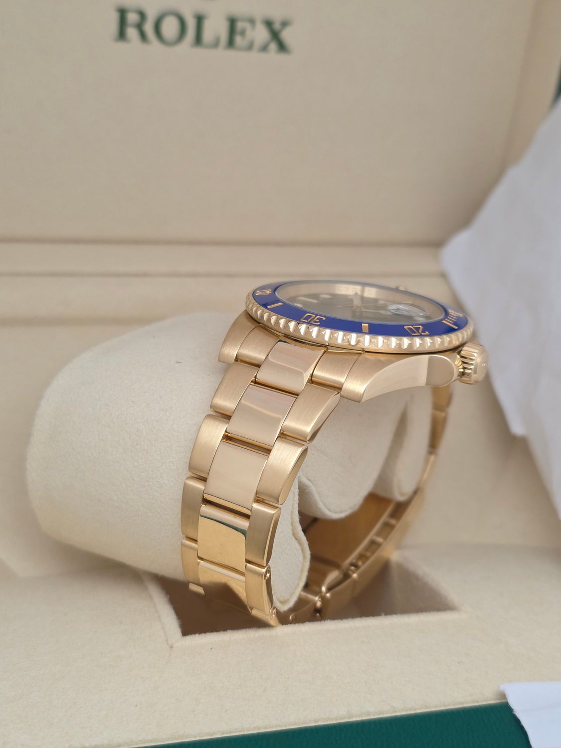 Rolex Submariner Date 116618LB, 18K Gold Bluesy 2017 Box &amp; Papers, Excellent Condition