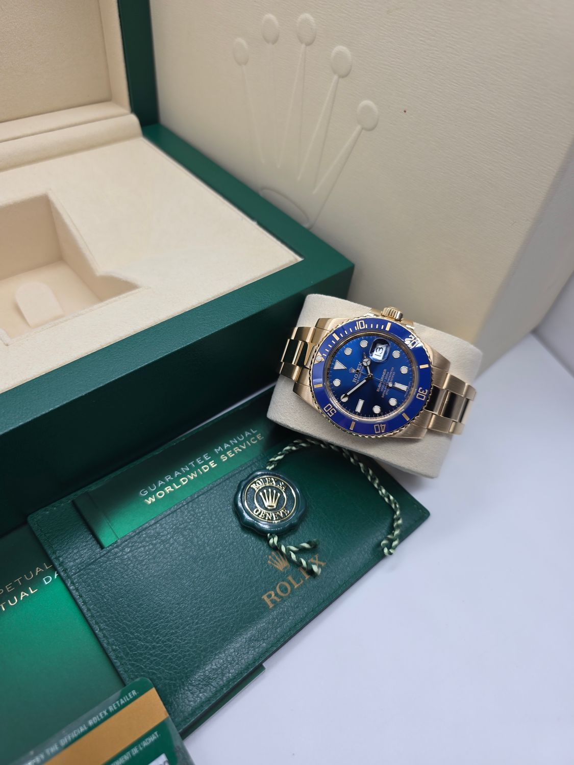 Rolex Submariner Date 116618LB, 18K Gold Bluesy 2017 Box &amp; Papers, Excellent Condition