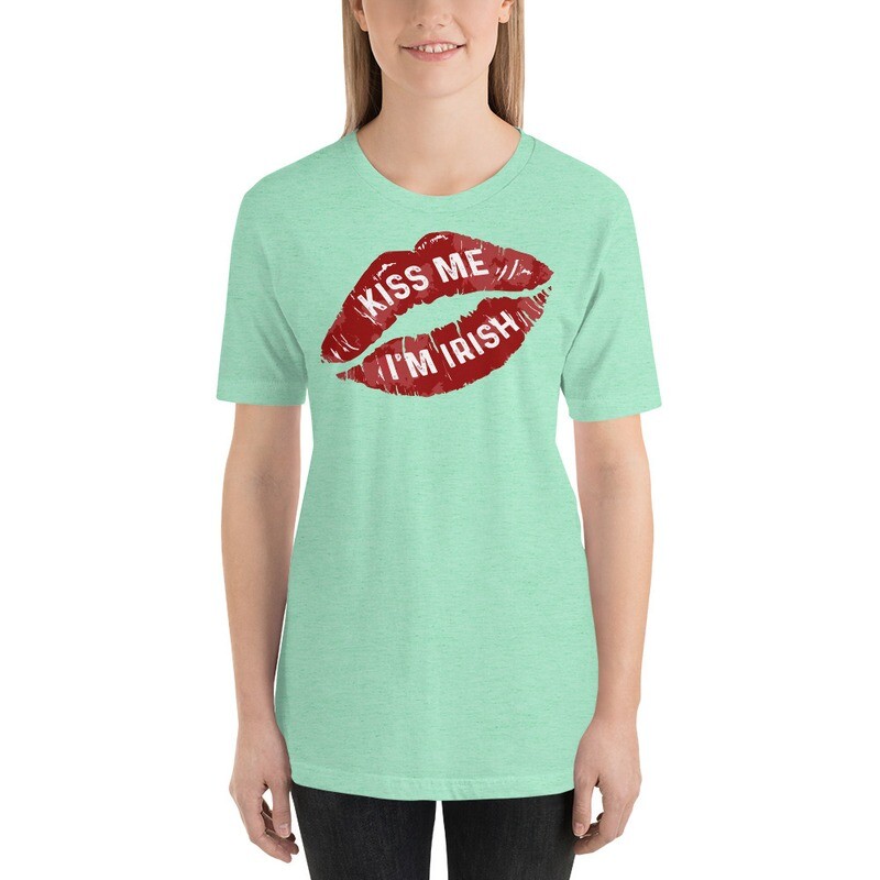 Holiday - Kiss Me Unisex T-shirt