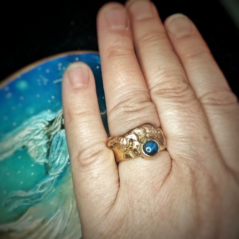 Blue Moon Hare Chunky Ring