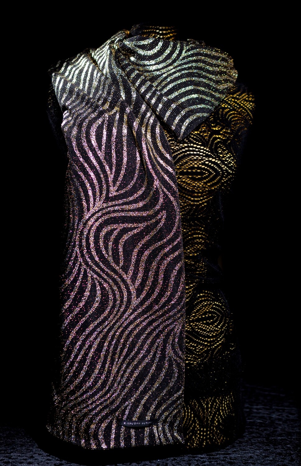 Gold curves Gold curves
