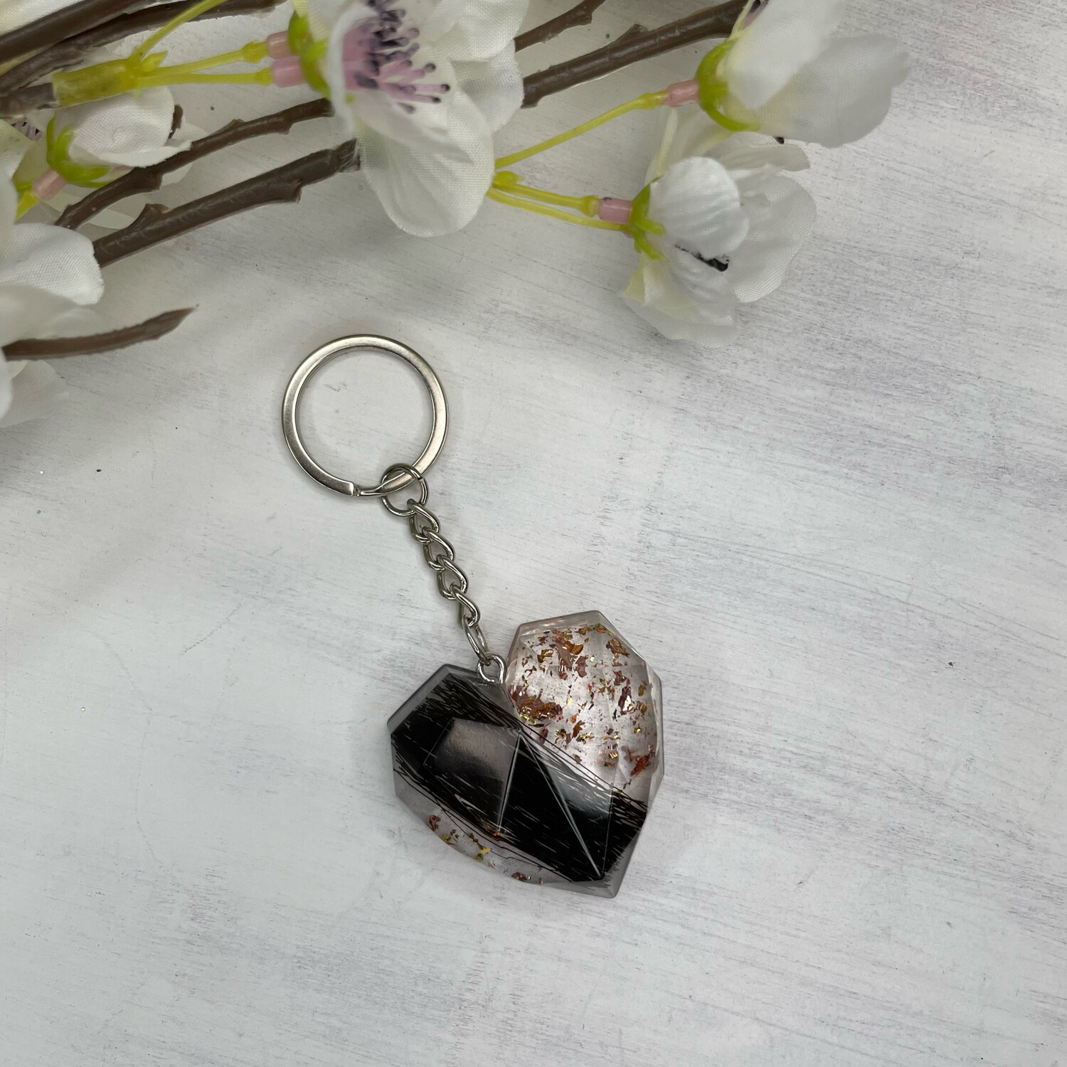 Tierfell Schlüsselanhänger geometrisches Herz