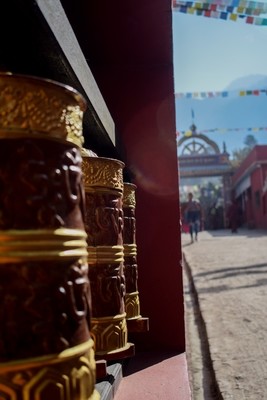 Tibetan Prayer Wheel - Mani 6&quot; with Color