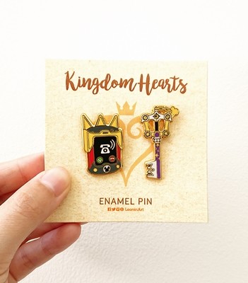 Kingdom Hearts - Gummi Phone + Kingdom Key Keyblade - Hard enamel pin