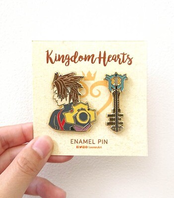 Kingdom Hearts - Terra + Keyblade - Hard enamel pin