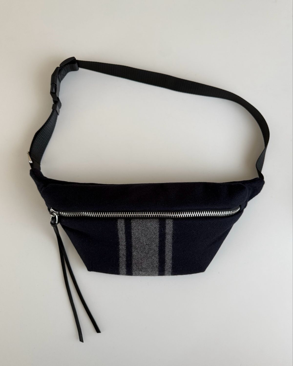 QBISM Fanny Pack / ストライプ　ネイビー&amp;グレー