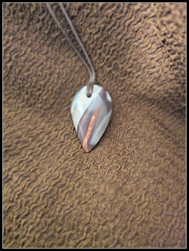 Ribbon Stone Pendant