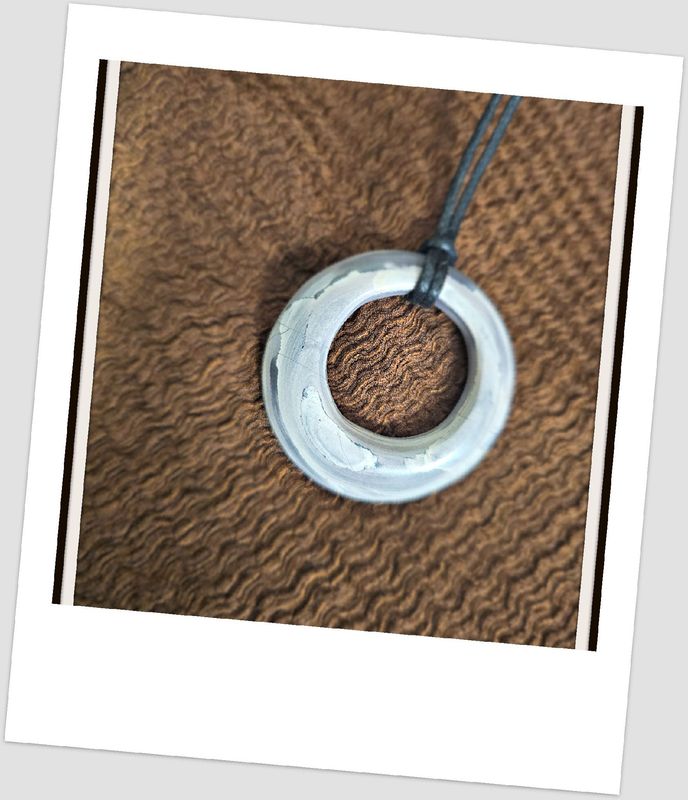 Ribbon stone Donut shaped pendant
