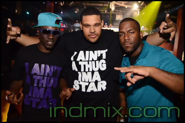 I AINT A THUG IMA STAR  - T-Shirt