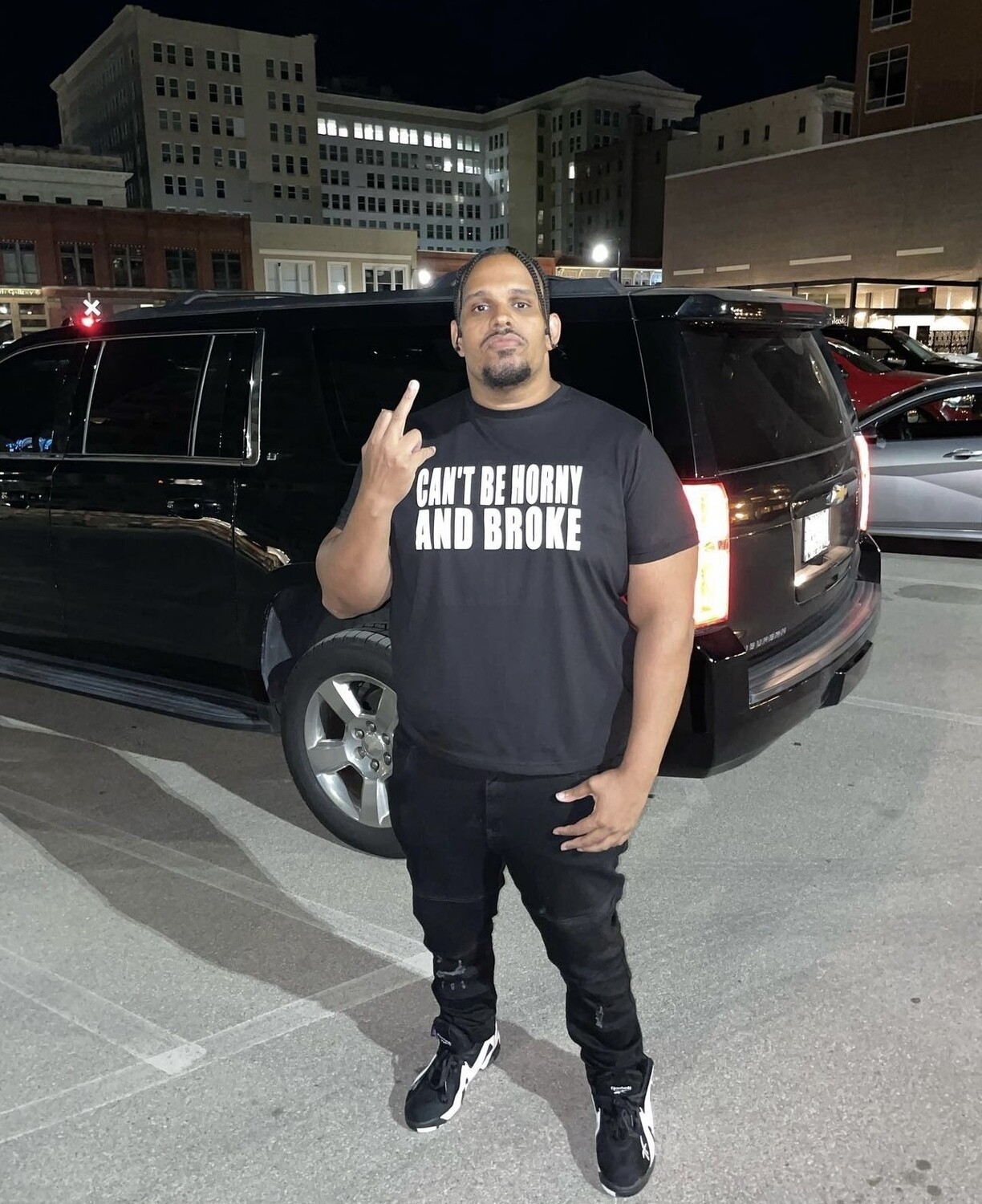CANT BE HORNY AND BROKE - T-Shirt