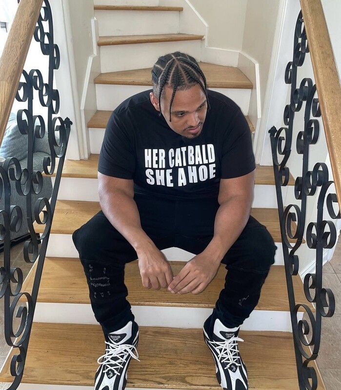 HER CAT BALD SHE A H*E - T-Shirt