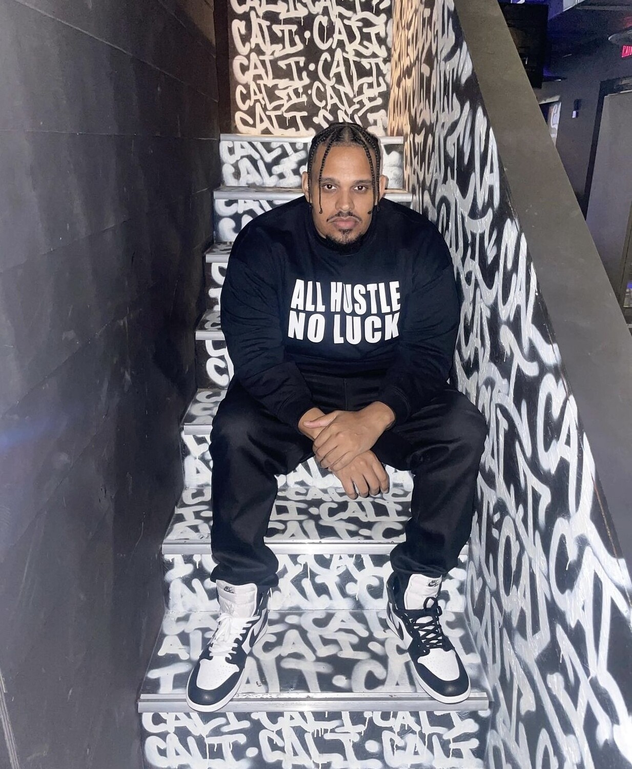 ALL HUSTLE NO LUCK  - T-Shirt