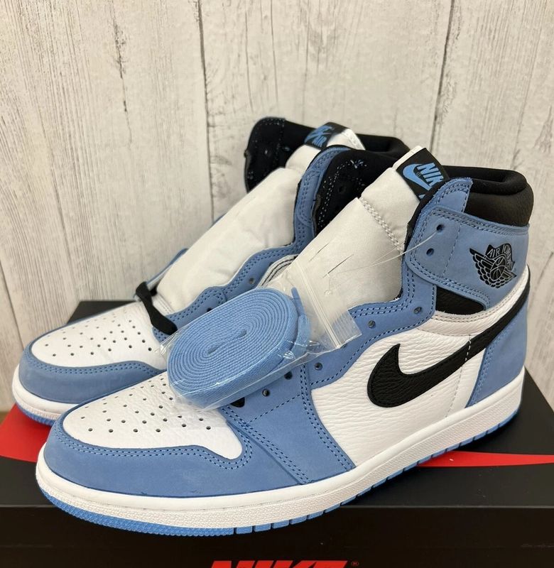 Air Jordan 1 High OG UNC University Blue Womens Size