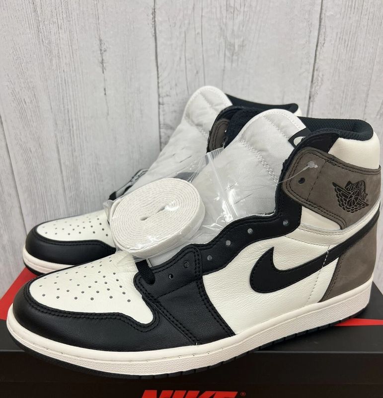 Air Jordan 1 Retro High OG Dark Mocha Brown Womens Size