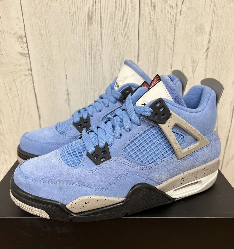 Air Jordan 4 Retro University Blue UNC Womens Size