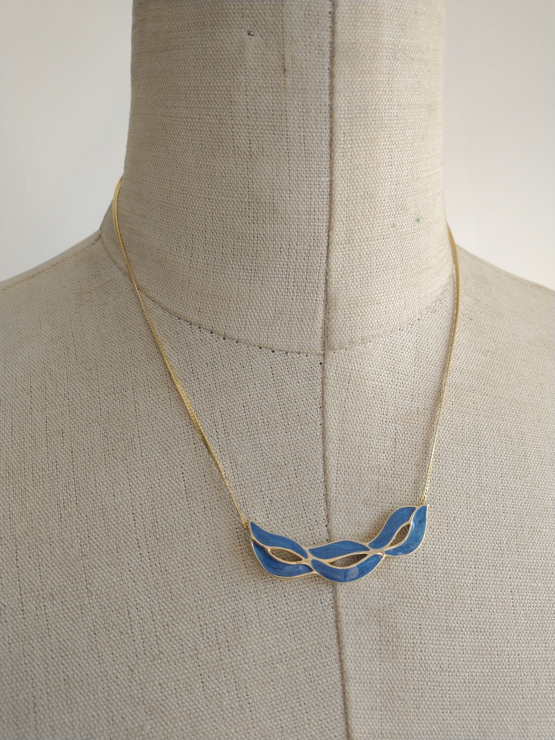 Vintage pendant blue enamel