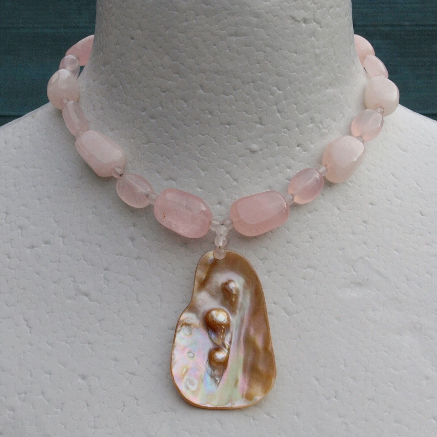 Ladies Rose Quartz, Blister Pearl Shell & Solid Silver Necklace