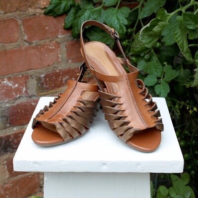 Ladies Tan Brown Leather Low Heeled Clarks Sandals 4