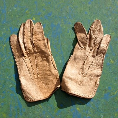 Early Vintage Handmade Tan Pigskin Leather Gloves TINY
