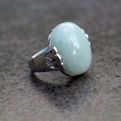 Ladies Solid Silver & Green Stone Ring N-O