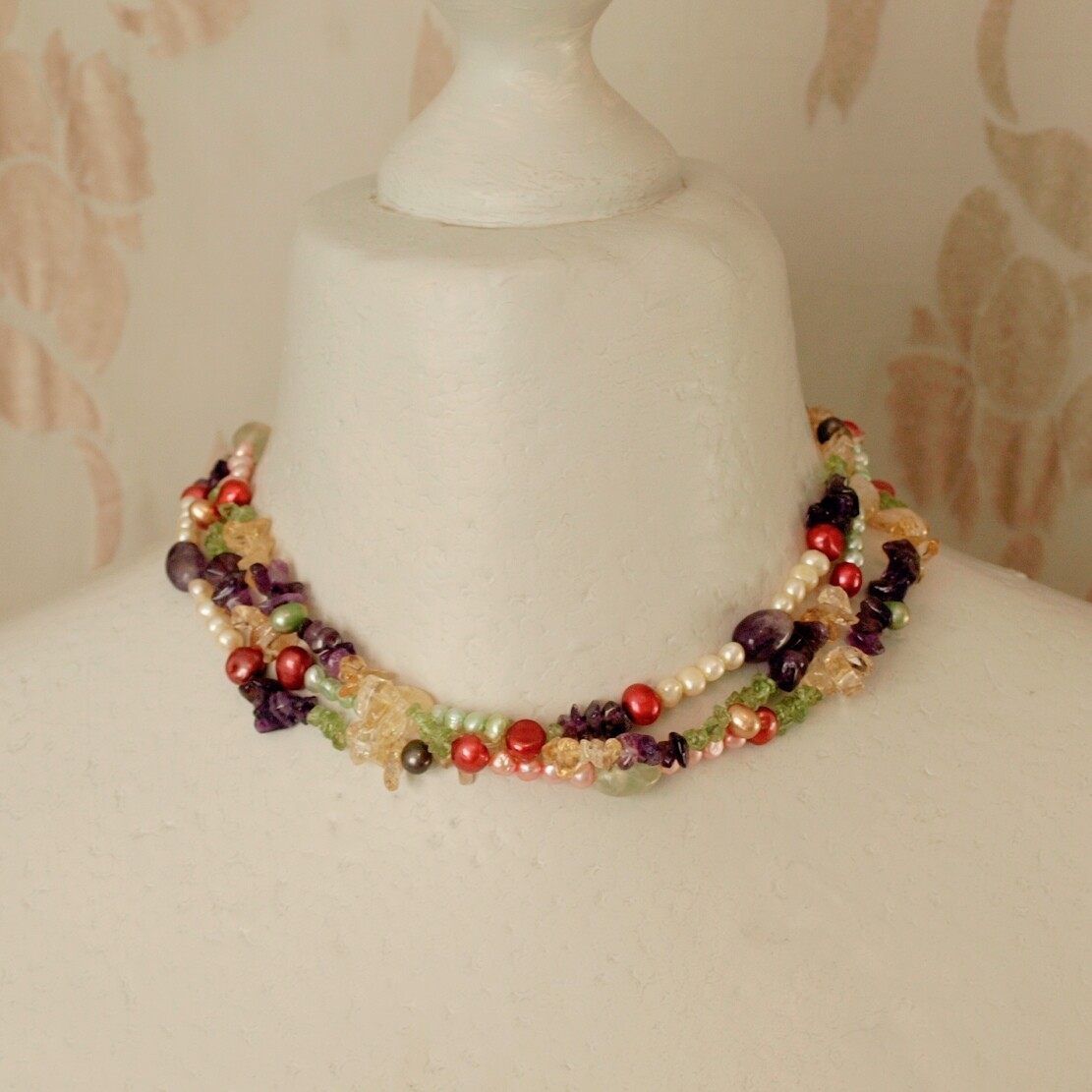 Ladies Short Triple Strand Pearl & Gemstone Necklace