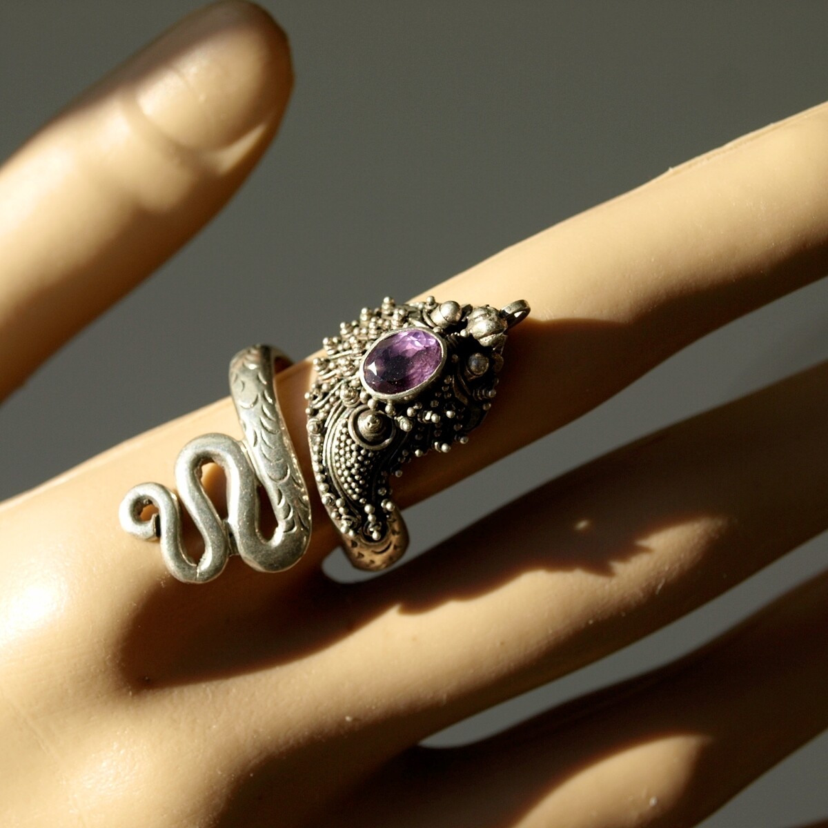 Solid Silver & Amethyst Snake Ring P +/-