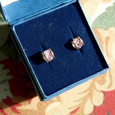 Pretty Solid 9ct 375 Yellow Gold & Pink CZ Stud Earrings