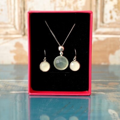 Ladies Solid Silver& Green Gemstone  Jewellery Set - Necklace & dangly Earrings