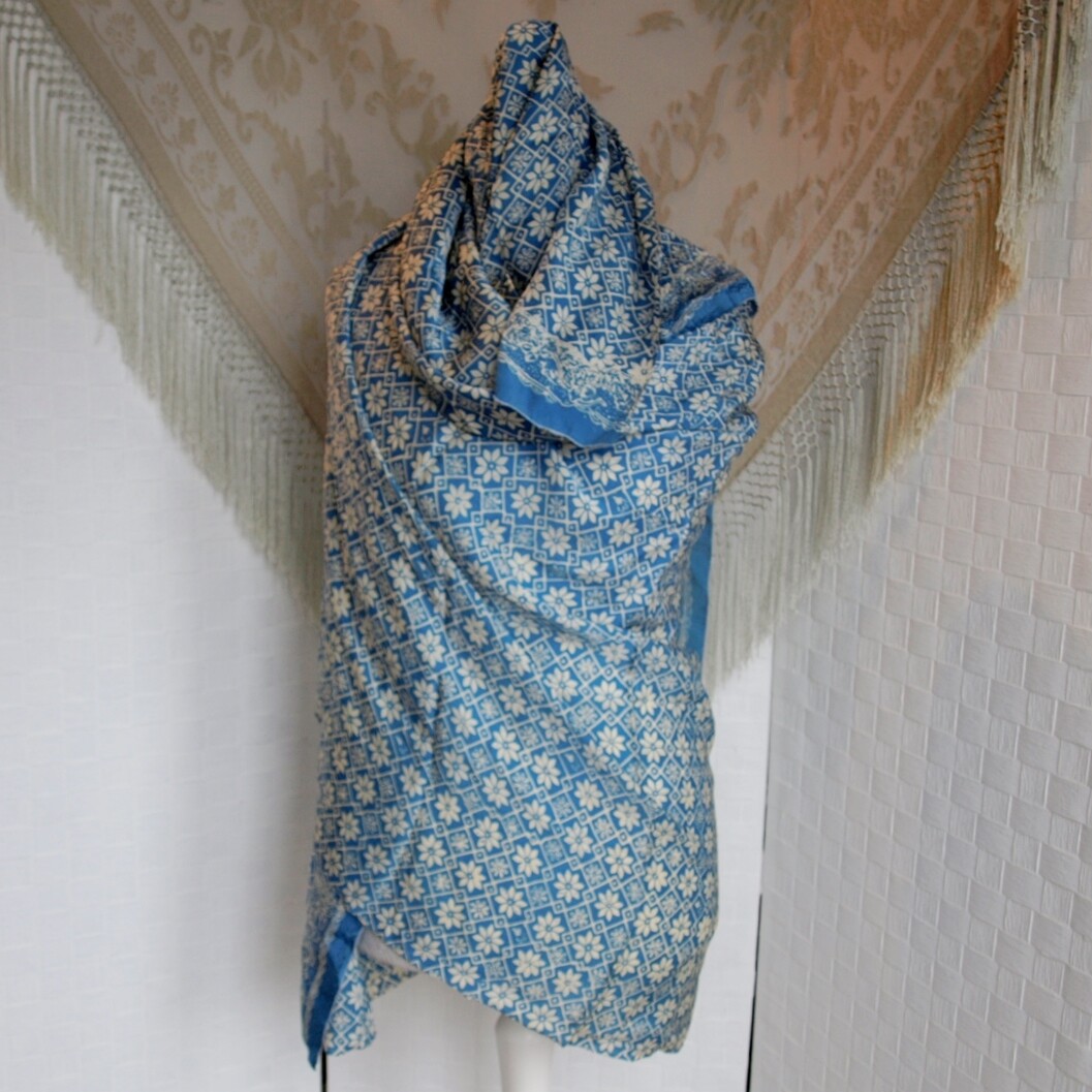 Large Vintage Blue & Cream Patterned Silk Rectangle Shawl or Scarf