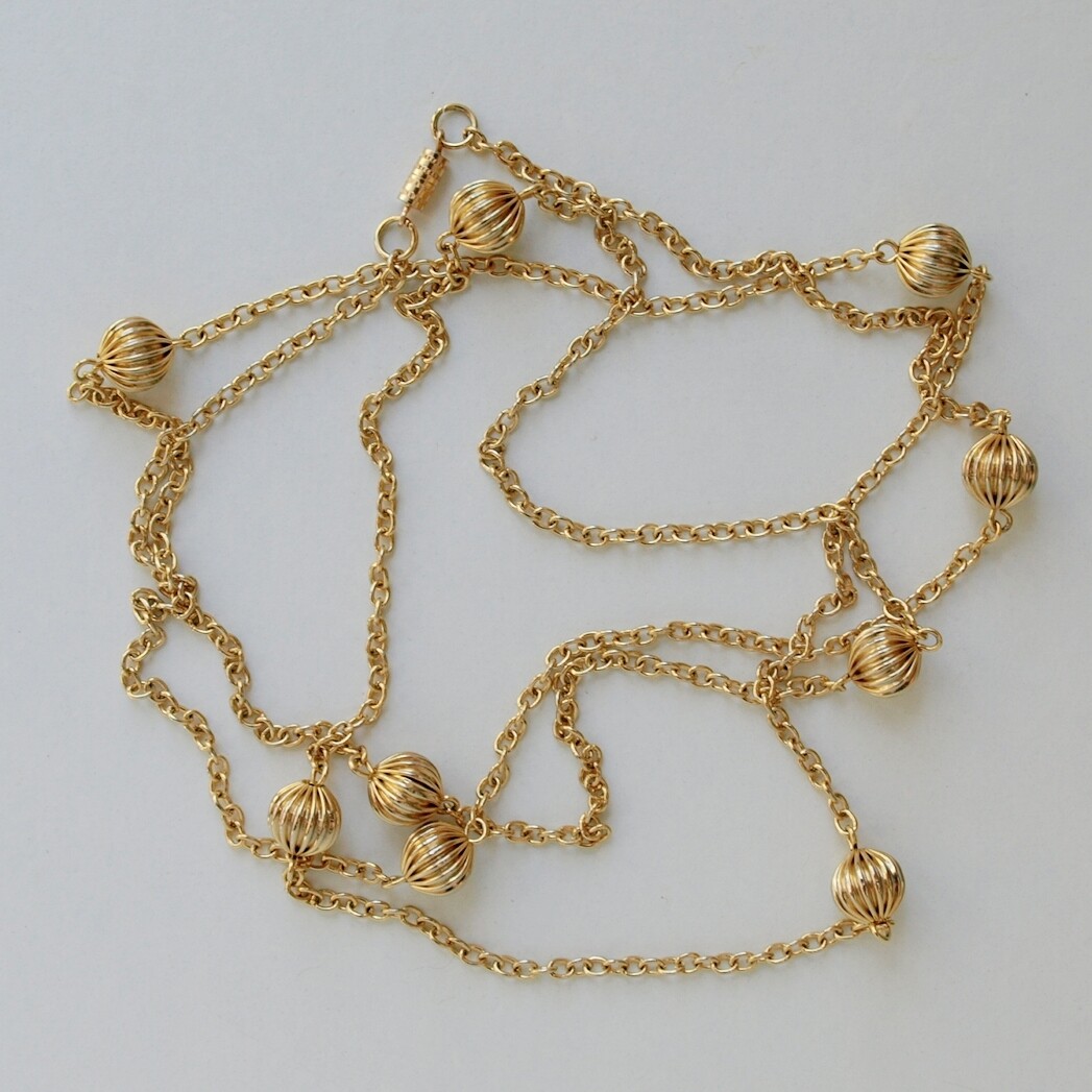 Ladies Vintage Long Goldtone Chain & Bauble Necklace