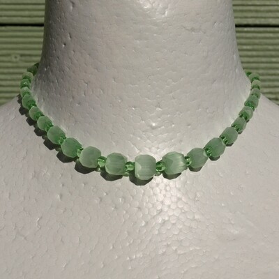 Vintage 20s Green Faceted Cane Glass Short Necklace