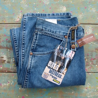Girl's Or Ladies Small Wrangler Belt Loop Snap Jeans - 28